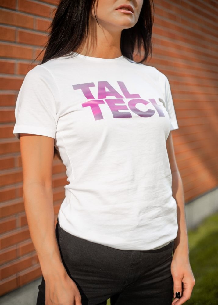 White T-shirt with gradient logo for women