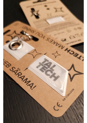 Reflector with carabiner