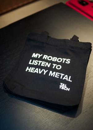 Tote bag "MY ROBOTS LISTEN TO HEAVY METAL"