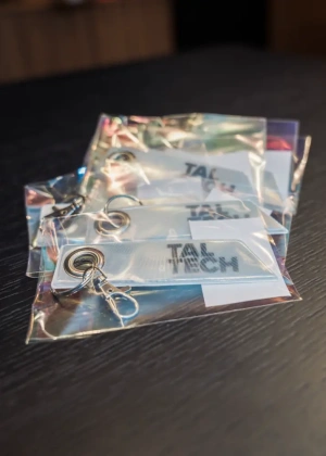 Reflector with carabiner